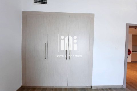 1 bedroom Apartment in WATER'S EDGE Yas Island, UAE No. 97469 13