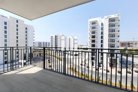 1 bedroom Apartment in WATER'S EDGE Yas Island, UAE No. 97469 2