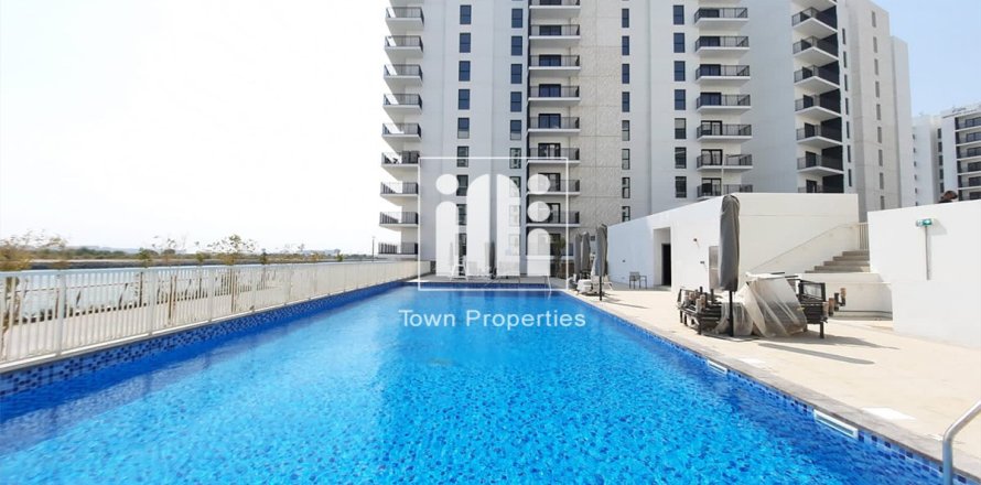 Apartment de 3 dormitorios en WATER'S EDGE Yas Island, UAE No. 97468