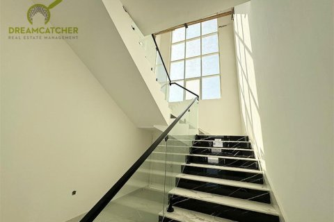 5 bedrooms Villa in Al Qusaidat, UAE No. 75332 26