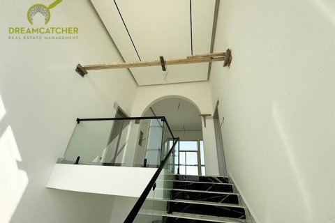 5 bedrooms Villa in Al Qusaidat, UAE No. 75332 27