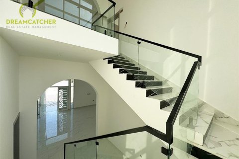 5 bedrooms Villa in Al Qusaidat, UAE No. 75332 5