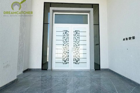 5 bedrooms Villa in Al Qusaidat, UAE No. 75332 28