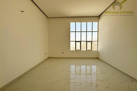 5 bedrooms Villa in Al Qusaidat, UAE No. 75332 10