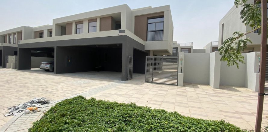 Villa de 4 dormitorios en Dubai, UAE No. 105614