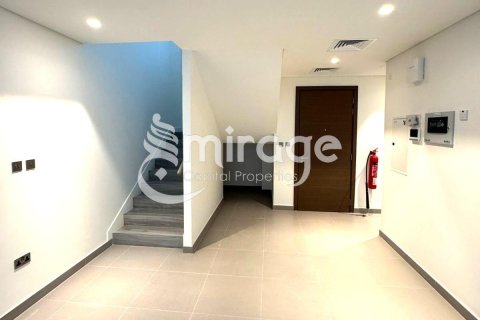 Townhouse de 3 dormitorios en  Yas Island, UAE No. 81632 2