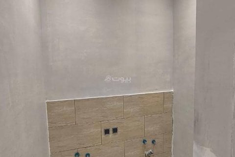 5 bedrooms Villa in Riyadh, Saudi Arabia No. 60626 11