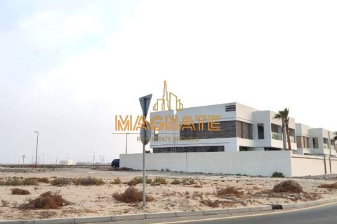899.9m² Land in Jebel Ali, UAE No. 22348 1