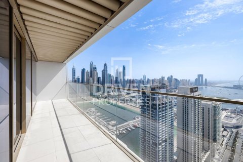 Appartement de 3 chambres à EMAAR Beachfront, UAE No. 83960 12