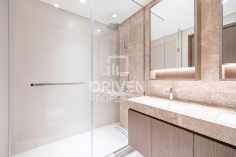 Appartement de 3 chambres à EMAAR Beachfront, UAE No. 83960 10