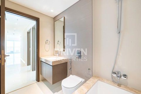 Appartement de 3 chambres à EMAAR Beachfront, UAE No. 83960 11