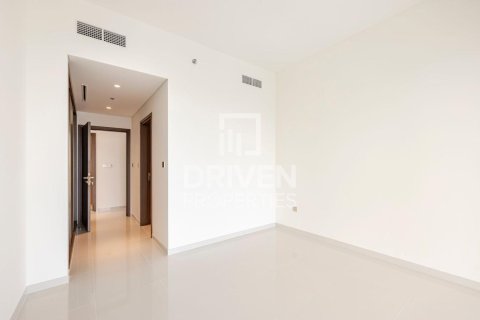 Appartement de 3 chambres à EMAAR Beachfront, UAE No. 83960 7