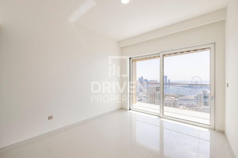 Appartement de 3 chambres à EMAAR Beachfront, UAE No. 83960 14