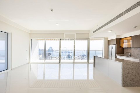 Appartement de 3 chambres à EMAAR Beachfront, UAE No. 83960 6