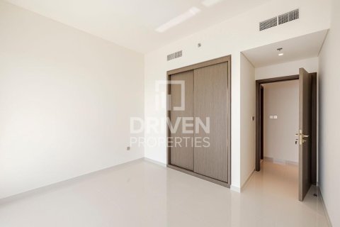 Appartement de 3 chambres à EMAAR Beachfront, UAE No. 83960 8