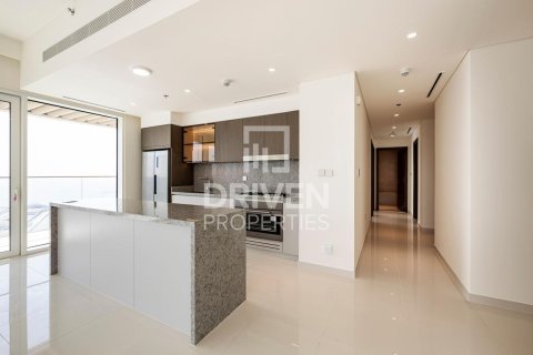 Appartement de 3 chambres à EMAAR Beachfront, UAE No. 83960 9