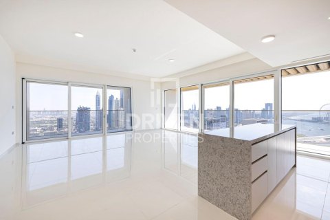 Appartement de 3 chambres à EMAAR Beachfront, UAE No. 83960 5