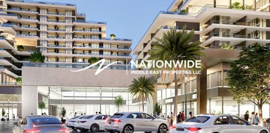3 bedrooms Townhouse in Abu Dhabi, UAE No. 105869