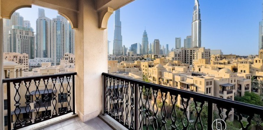 Apartment de 2 dormitorios en Old Town, UAE No. 102442