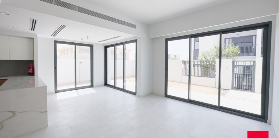 Villa de 4 chambres à Dubai, UAE No. 102461
