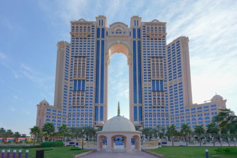 Apartment de 2 dormitorios en The Marina, UAE No. 79763 3