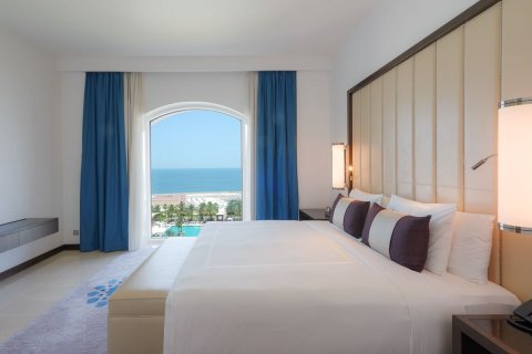 Apartment de 2 dormitorios en The Marina, UAE No. 79763 13