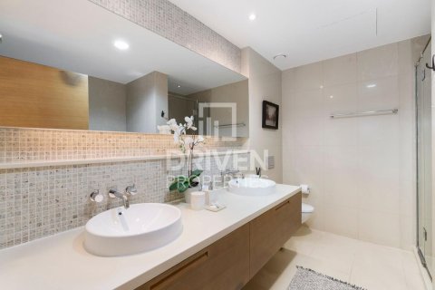 Apartment de 2 dormitorios en Claren Towers, UAE No. 85005 19