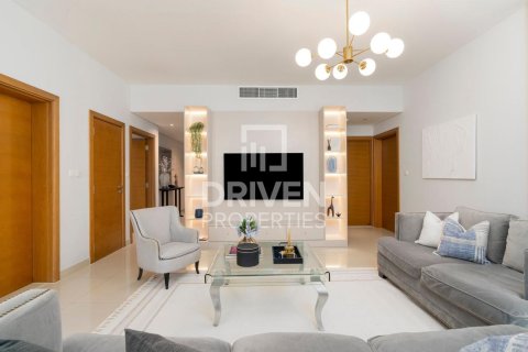Apartment de 2 dormitorios en Claren Towers, UAE No. 85005 4