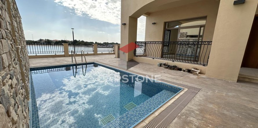 Villa de 5 dormitorios en Al Raha Beach, UAE No. 20413