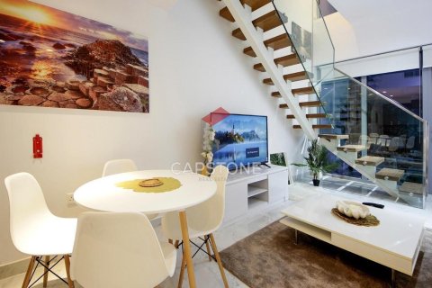 Apartment de 2 dormitorios en Oasis Residences, UAE No. 86280 11