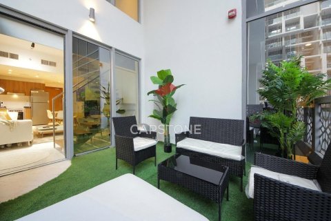 Apartment de 2 dormitorios en Oasis Residences, UAE No. 86280 2