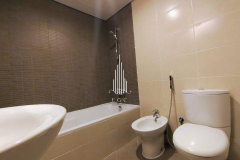 Apartment de 3 dormitorios en Hamdan Street, UAE No. 49732 24