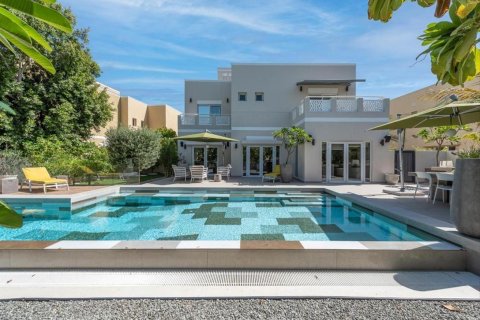 5 bedrooms Villa in Meadows, UAE No. 91672 2