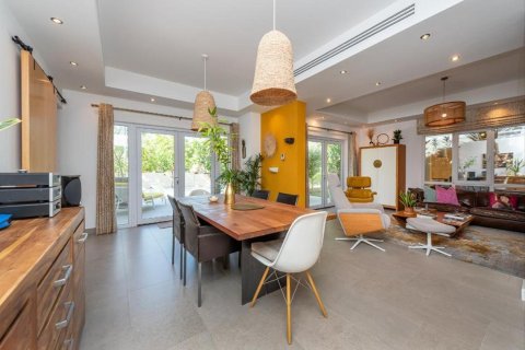 5 bedrooms Villa in Meadows, UAE No. 91672 16