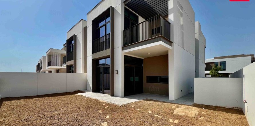 Villa de 4 dormitorios en Al Furjan, UAE No. 100029