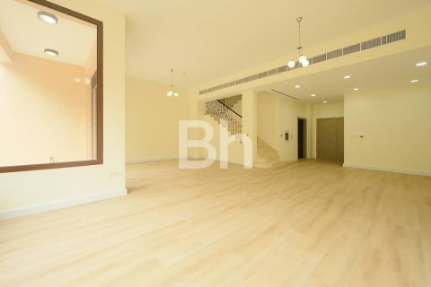 4 bedrooms Townhouse in Jumeirah Islands, UAE No. 64402 3