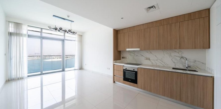 Appartement de 2 chambres à EMAAR Beachfront, UAE No. 88397