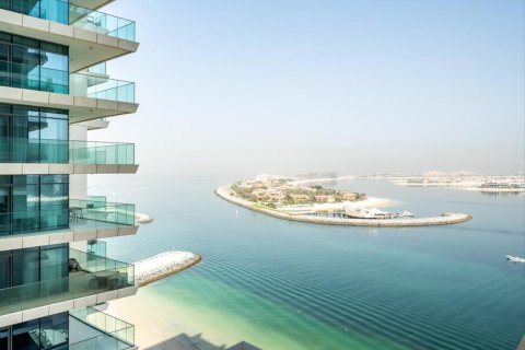 Appartement de 2 chambres à EMAAR Beachfront, UAE No. 88398 12