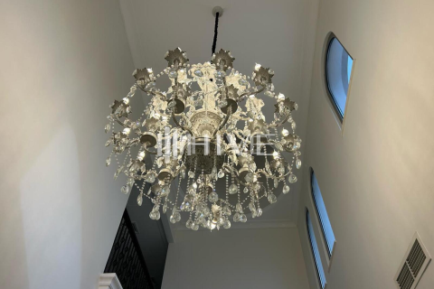 4 bedrooms Villa in Signature Villas, UAE No. 50371 8