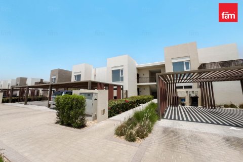 Apartment de 2 dormitorios en Dubai, UAE No. 105637 3
