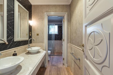 Villa de 5 dormitorios en Garden Homes, UAE No. 102911 18