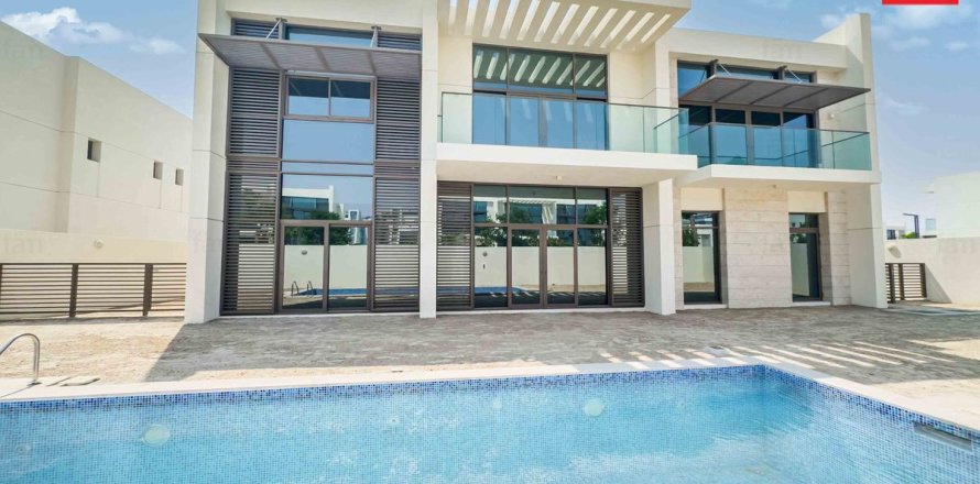 Villa de 5 chambres à Dubai, UAE No. 100454