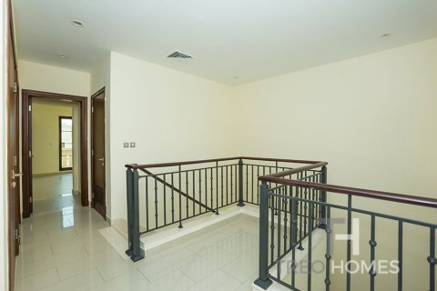 Villa de 3 chambres à Casa, UAE No. 81835 9
