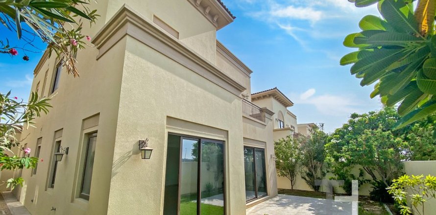 Villa de 5 dormitorios en Palma, UAE No. 81825