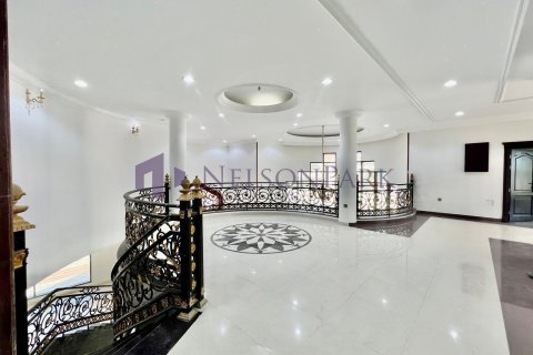 5 bedrooms Villa in Doha, Qatar No. 58386 10