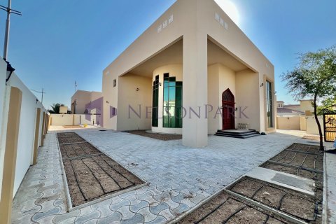 5 bedrooms Villa in Doha, Qatar No. 58386 17