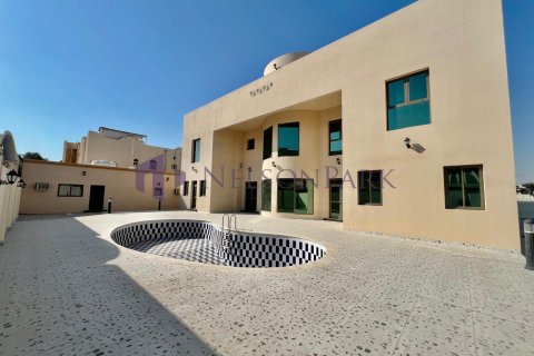 5 bedrooms Villa in Doha, Qatar No. 58386 1