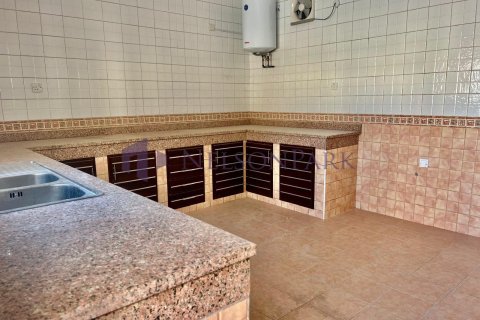 5 bedrooms Villa in Doha, Qatar No. 58386 19