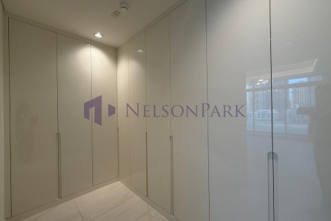 3 bedrooms Apartment in Doha, Qatar No. 58208 10