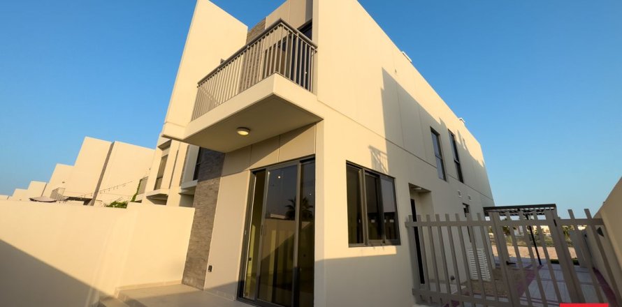 Villa de 3 dormitorios en Dubai, UAE No. 100350